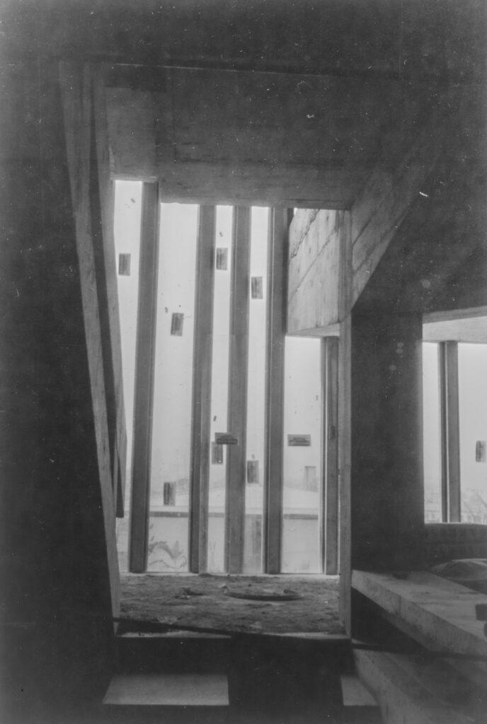 Construção — balanço e volume superior — P0001 — Residência João Marino — F028-P0001-1969-S03-D00002