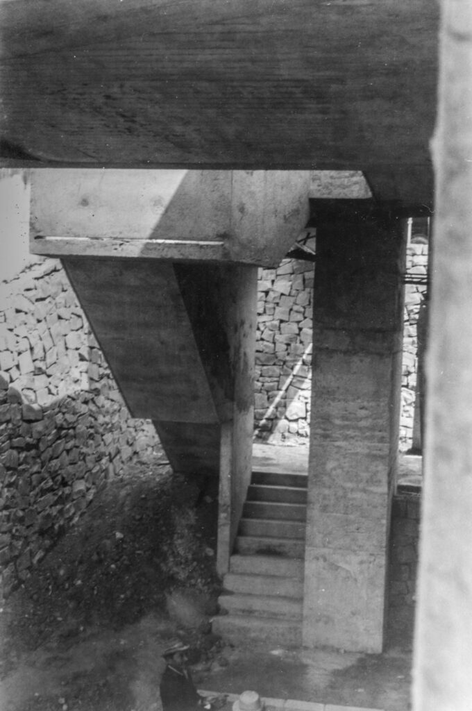 Construção — estrutura de concreto — P0001 — Residência João Marino — F028-P0001-1969-S03-D00004