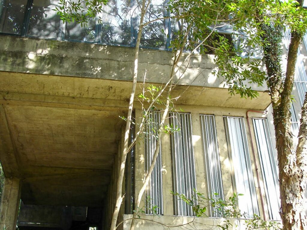 Balanço visto de baixo (2005) — P0001 — Residência João Marino — F028-P0001-1969-S03-D00018