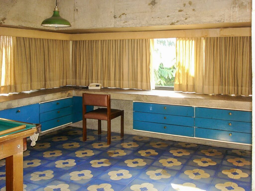 Sala de jogos (2005) — P0001 — Residência João Marino — F028-P0001-1969-S03-D00035